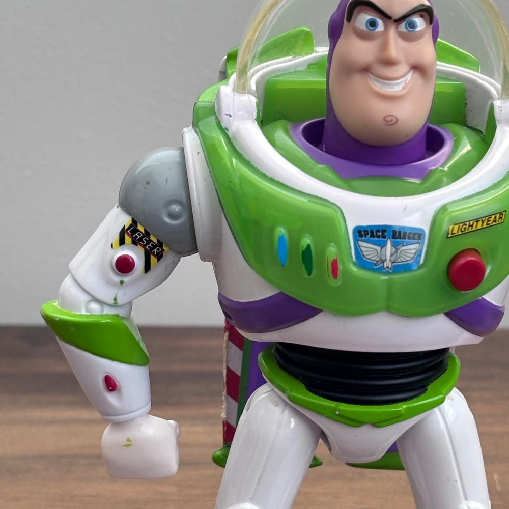 Disney Pixar Toy Story BUZZ LIGHTYEAR Astronaut Action Figure Toy Posable 2018 - Picture 4 of 12